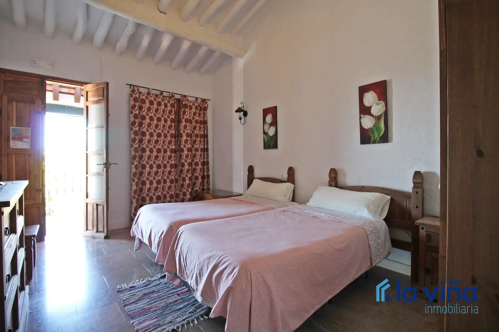 Habitación de Finca rústica en venta en Martín de la Jara con Aire acondicionado, Jardín privado y Trastero