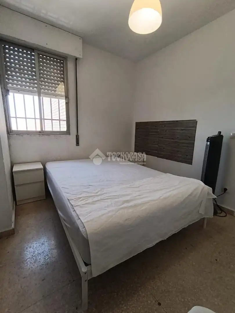 Bedroom of Flat for sale in Sevilla