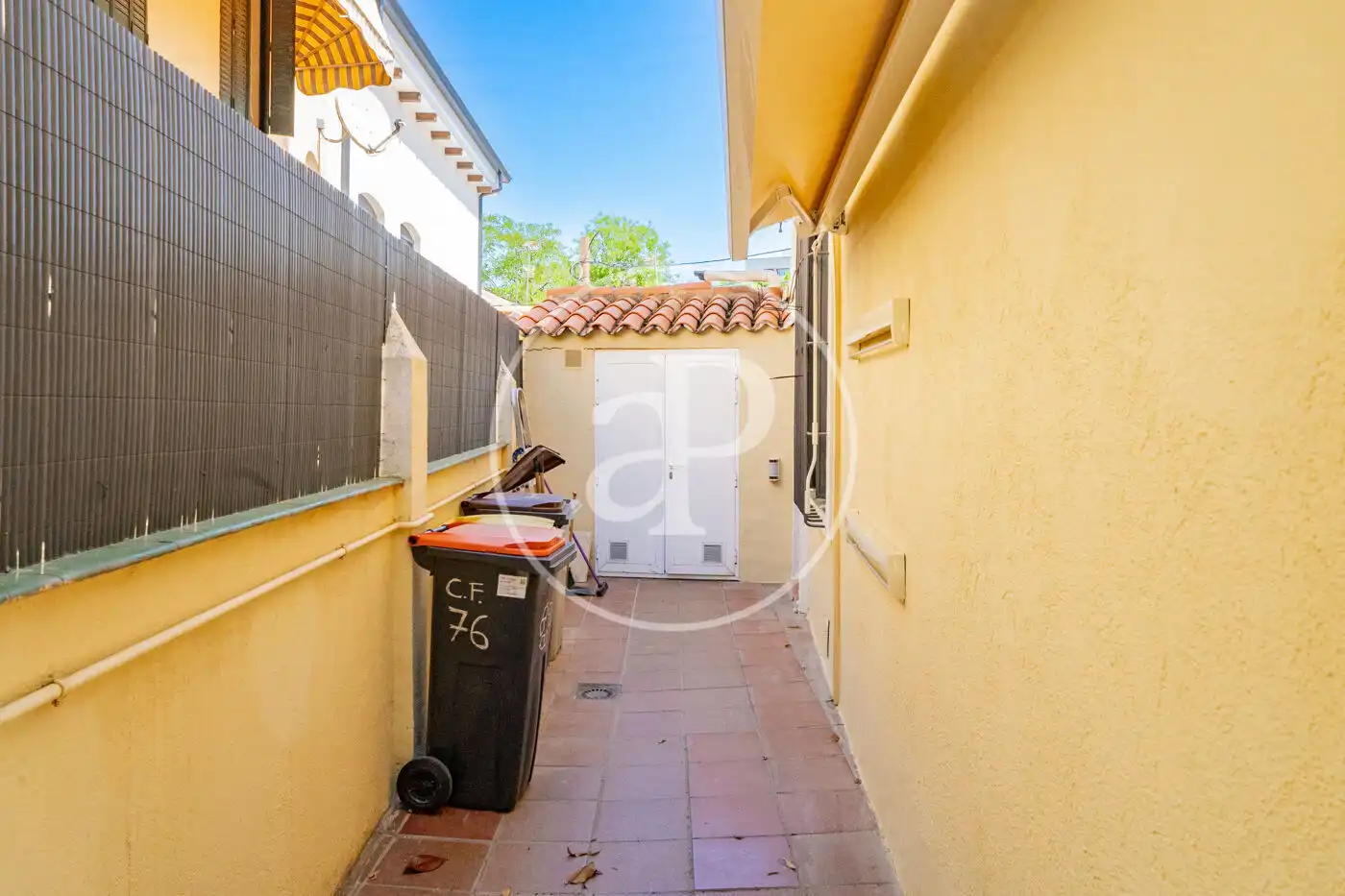 Vista exterior de Casa o chalet de alquiler en Madrid con Aire acondicionado, Calefacción y Jardín privado