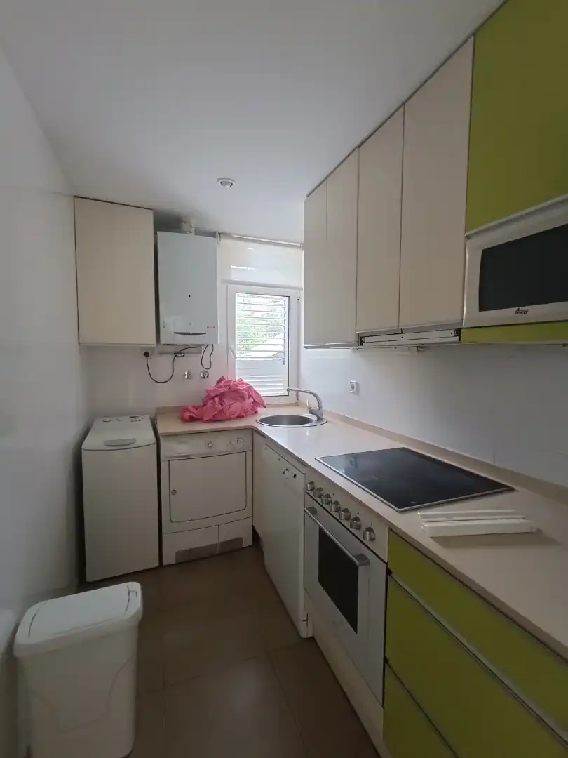 Flat for rent in Carrer Pau Casals, Finestrelles