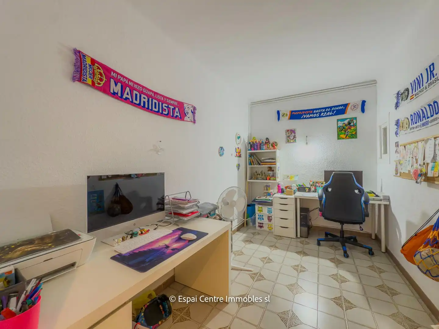 Einfamilien-Reihenhaus zum Verkauf in Terrassa mit Heizung und Terrasse