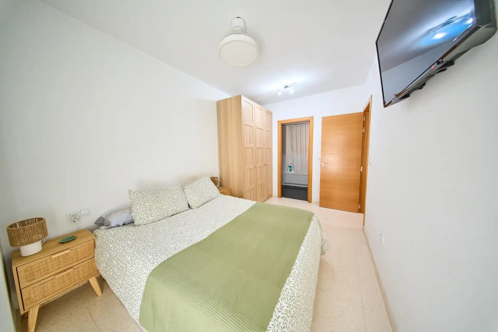Schlafzimmer von Wohnung zum Verkauf in Granada mit Heizung, Privatgarten und Gemeinschaftspool