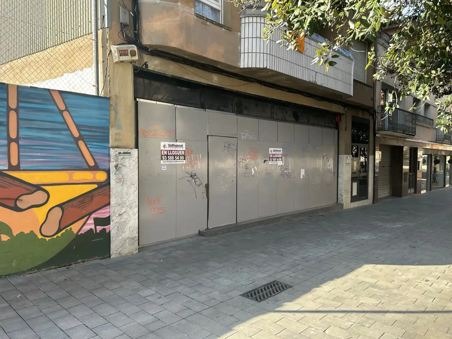 Business premises to rent in Centre