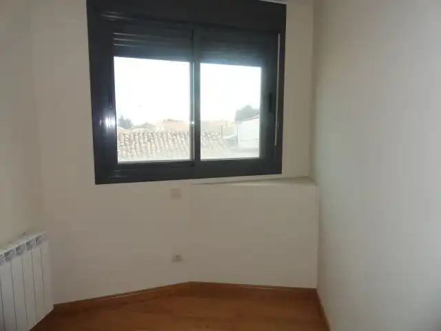 Bedroom of Apartments for sale in Cabezón de Pisuerga  with Parquet flooring