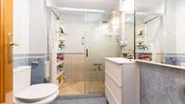 Bathroom of Flat for sale in Sant Boi de Llobregat  with Air Conditioner, Oven and Balcony