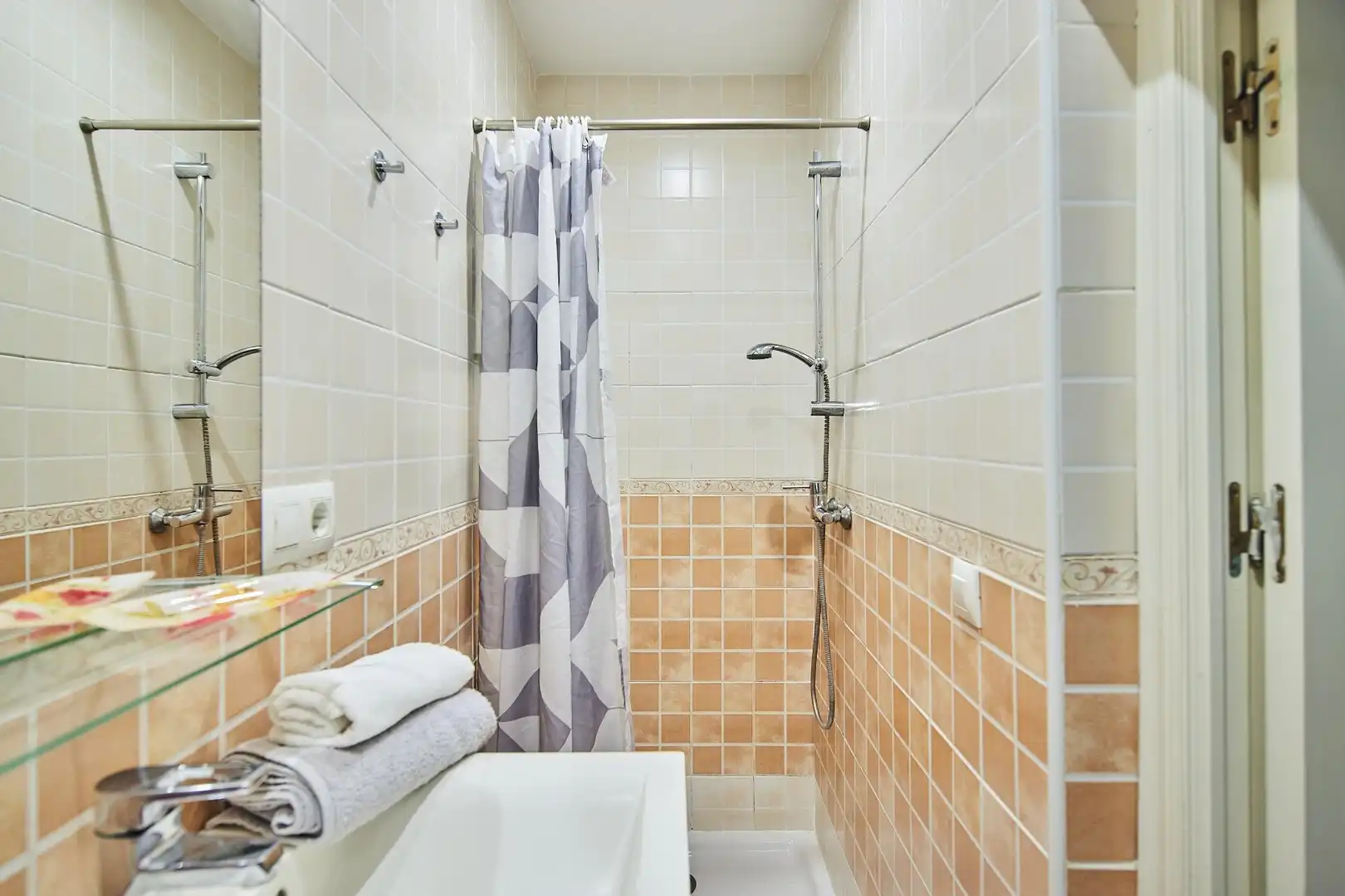 Bathroom of Flat for sale in Cádiz  with Furnished