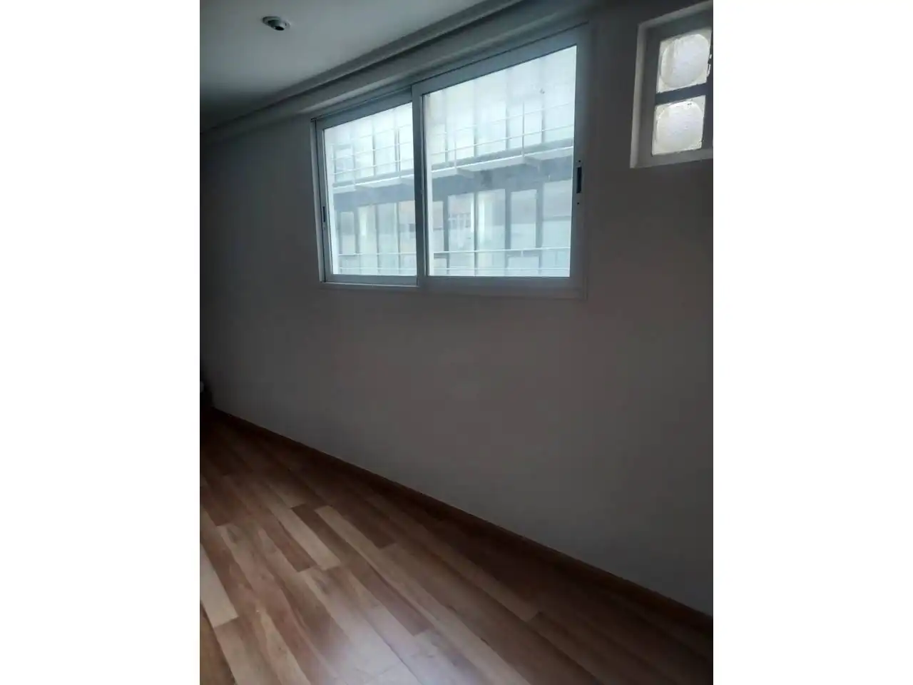 Schlafzimmer von Büro zur Miete in Ciutat Vella 
