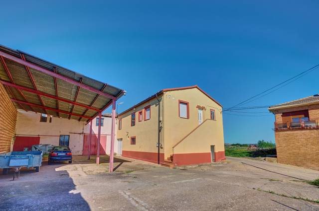 Casa-chalet en Venta en Cárcar - Calle San Cerní en Cárcar