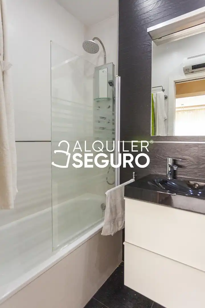 Flat with lift to rent in de Agustin de Foxá, imagen 13