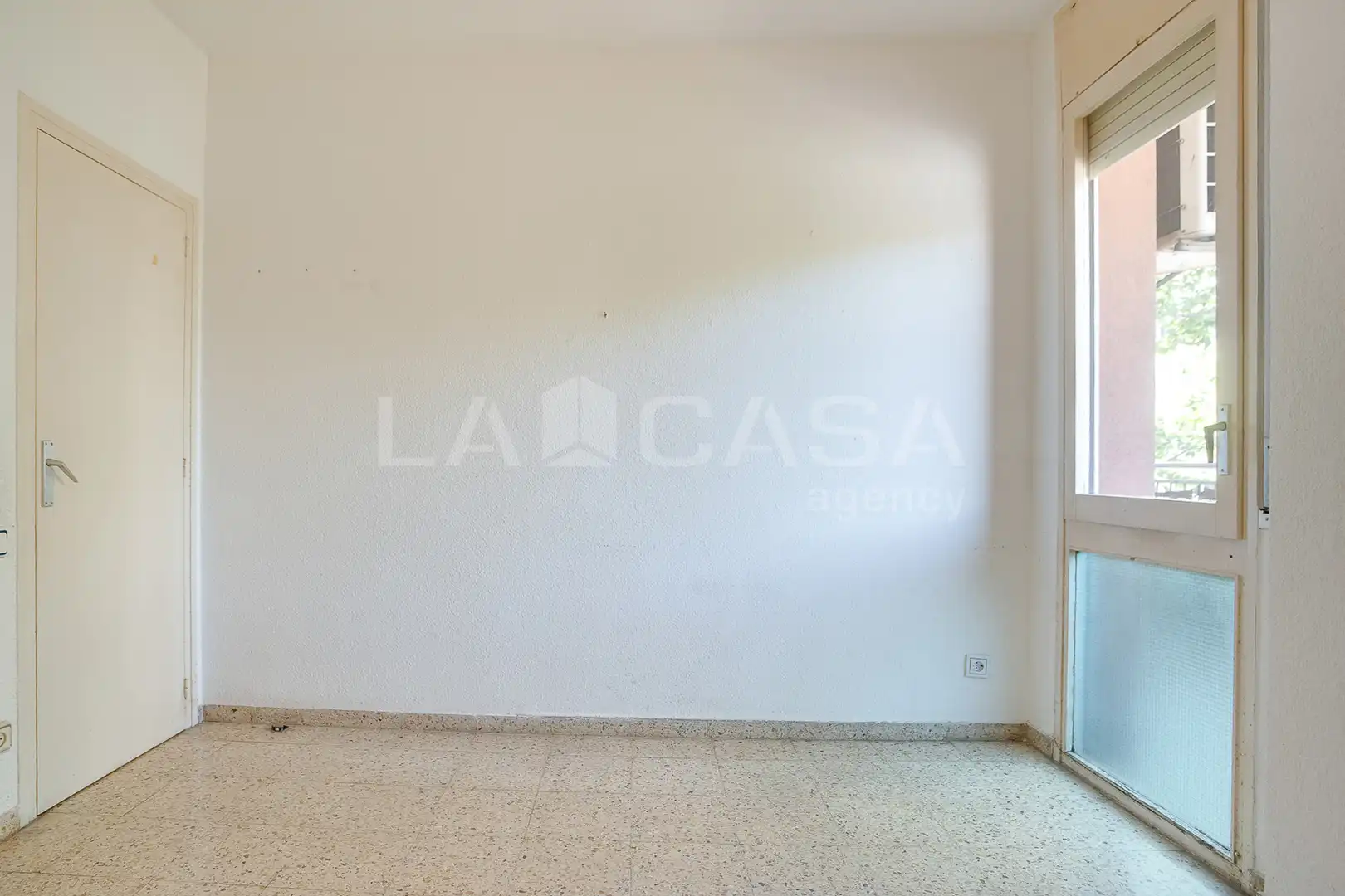 Wohnung zum Verkauf in Barcelona mit Balkon