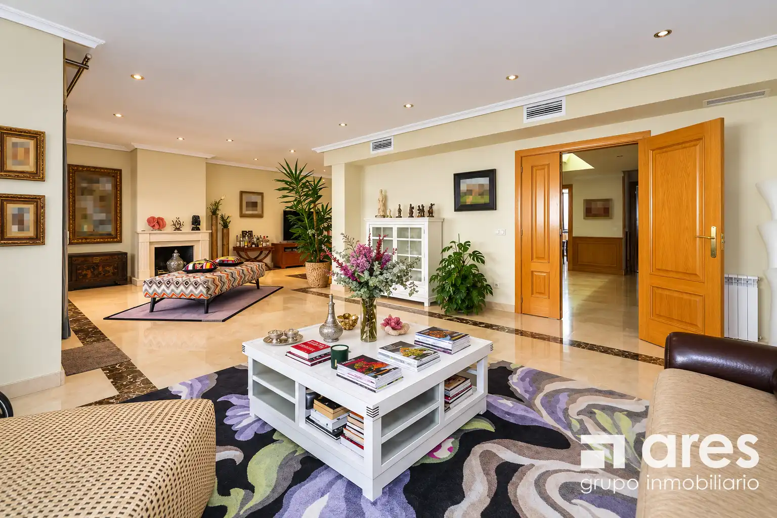 Sala d'estar de Casa o xalet en venda en Las Rozas de Madrid amb Aire condicionat, Calefacció i Jardí privat