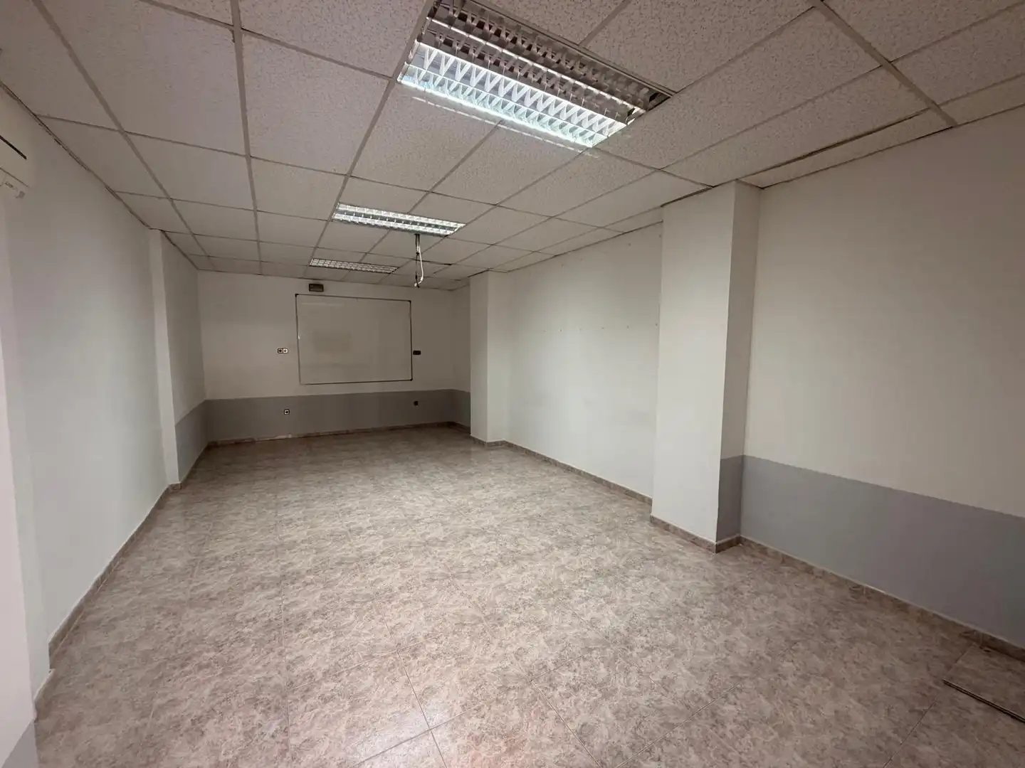 Local comercial en venda a Les Roquetes, imagen 4
