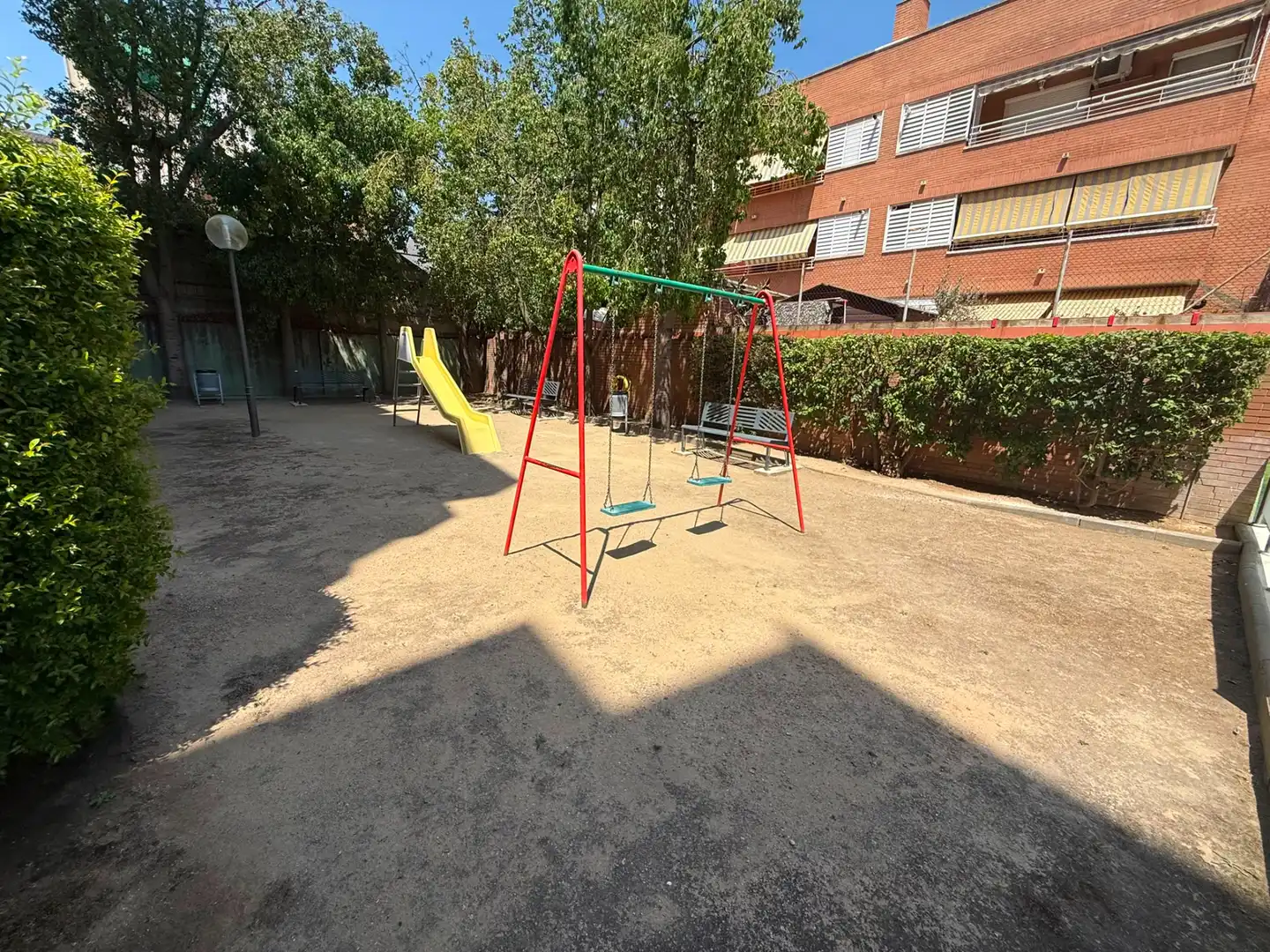 Parking de Piso en venta en Cornellà de Llobregat con Aire acondicionado, Calefacción y Parquet
