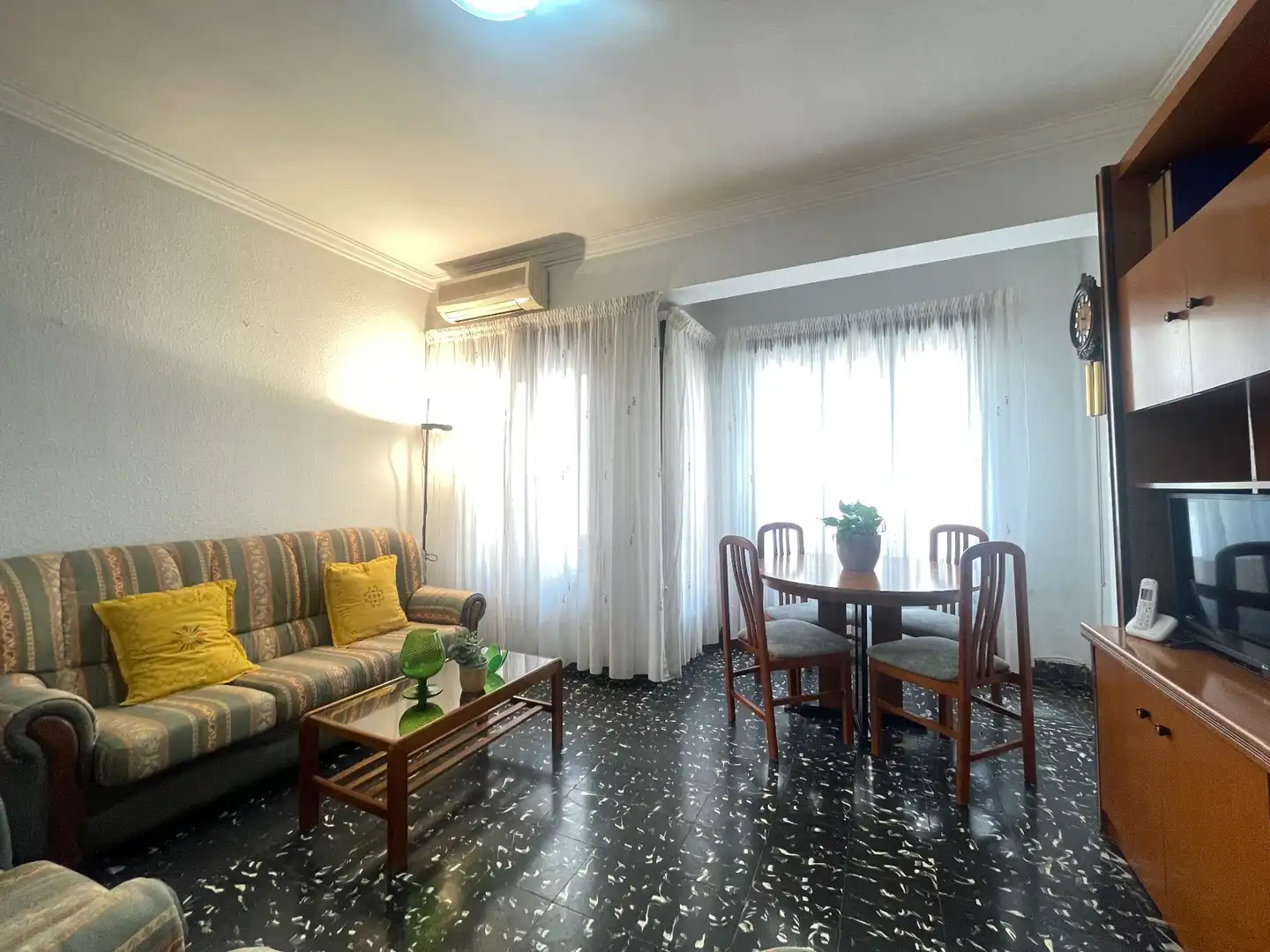 Piso con ascensor en venta en Sur