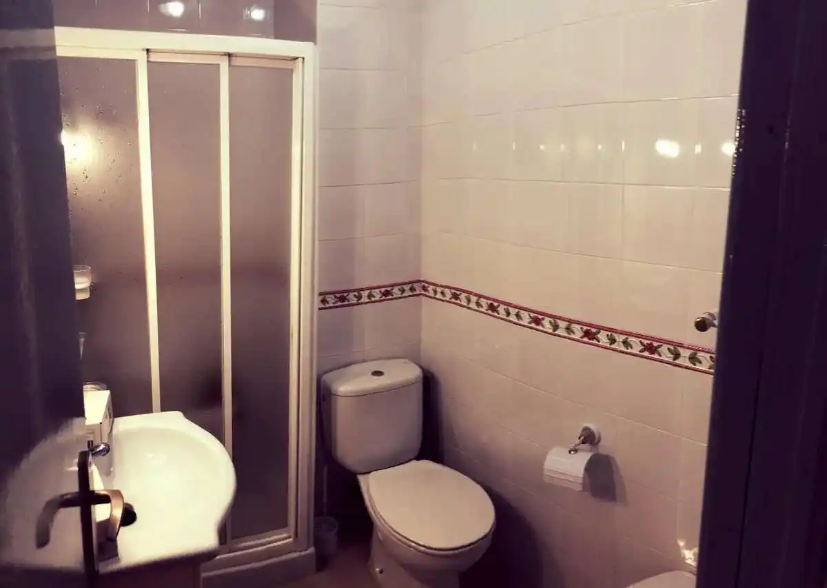 Bathroom of Flat for sale in Sanlúcar la Mayor, Sevilla