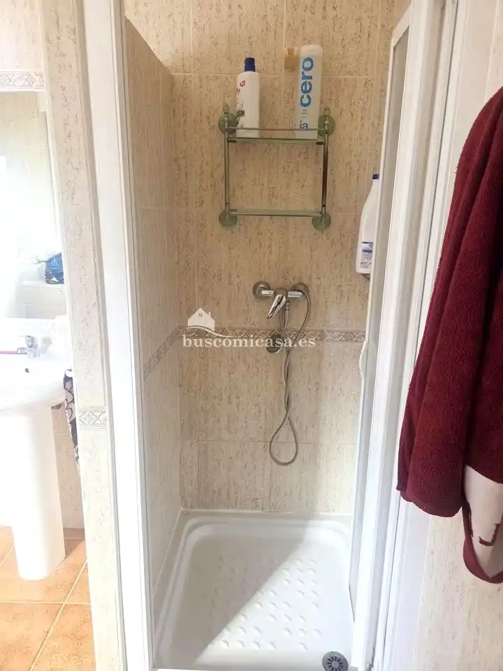 Bany de Casa o xalet en venda en Jaén amb Aire condicionat, Calefacció i Jardí privat