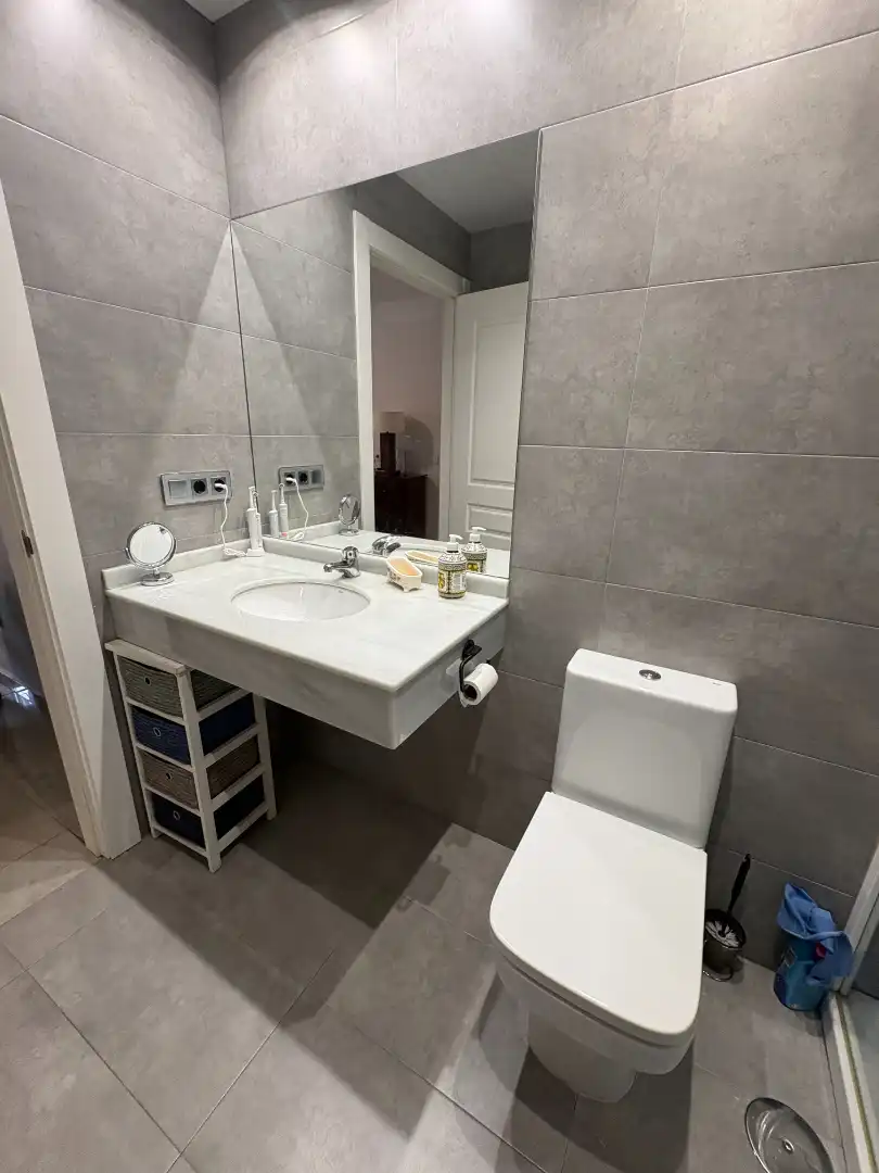 Baño de Piso en venta en Málaga con Aire acondicionado, Amueblado y Horno