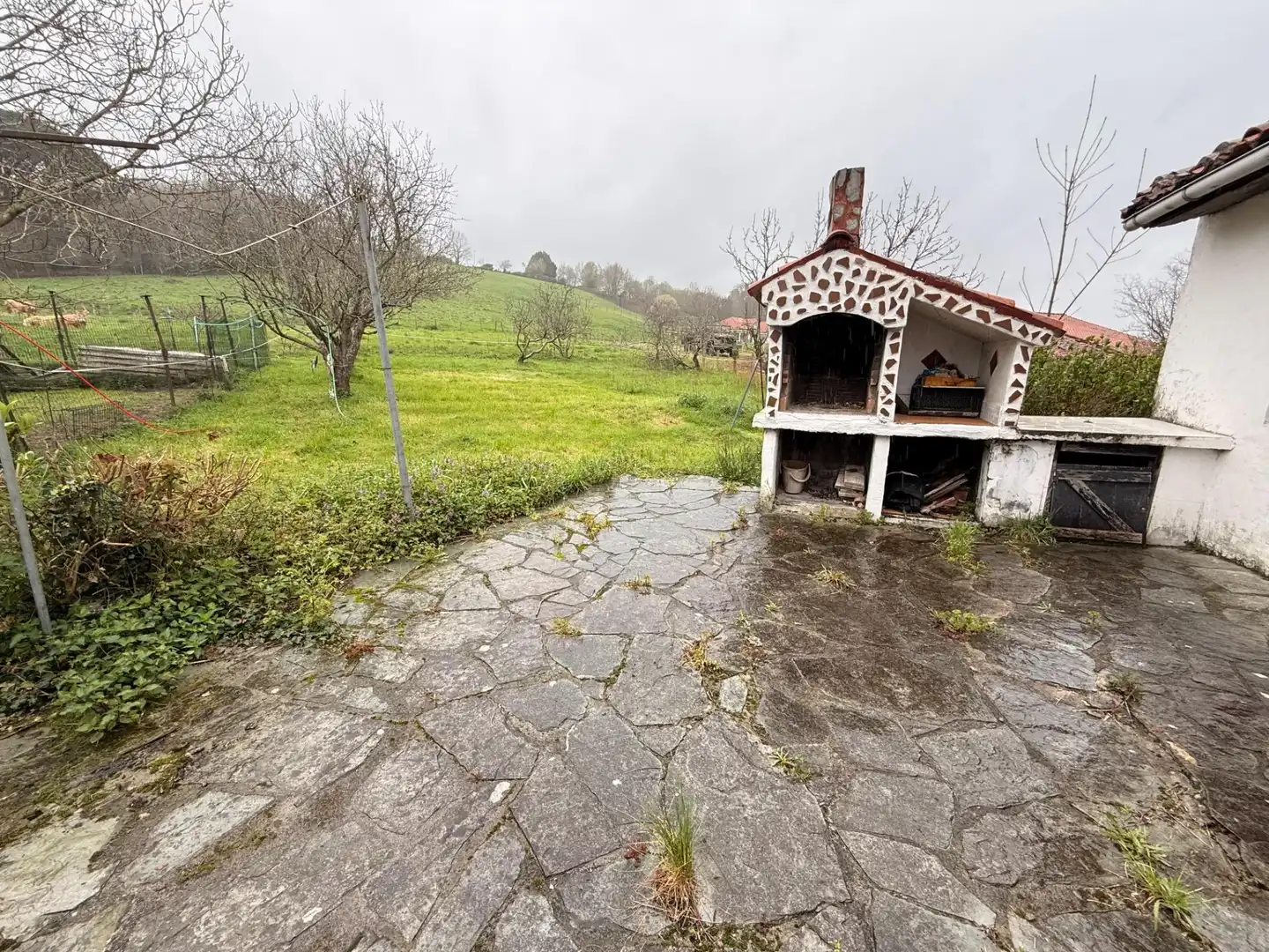 Einfamilien-Reihenhaus zum Verkauf in Rasines mit Privatgarten, Terrasse und Abstellraum