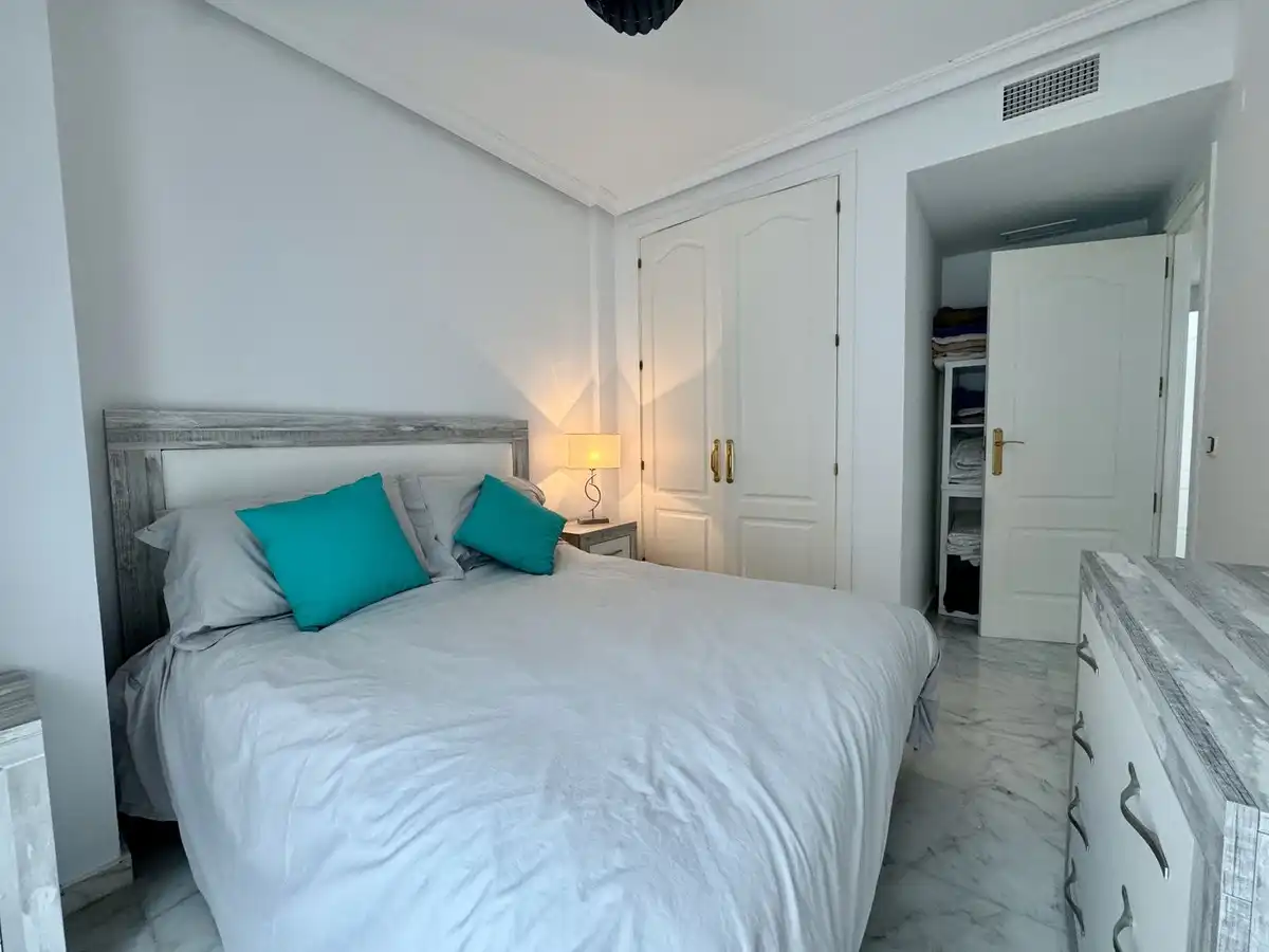 Habitación de Casa adosada en venta en Marbella con Aire acondicionado, Jardín privado y Terraza
