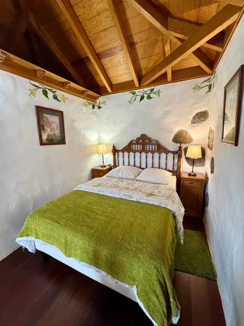 Dormitori de Finca rústica en venda en Icod de los Vinos amb Jardí privat, Terrassa i Piscina