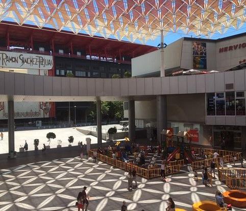 Foto 2 de Residencial en venda a Barrio del Nervión, Sevilla