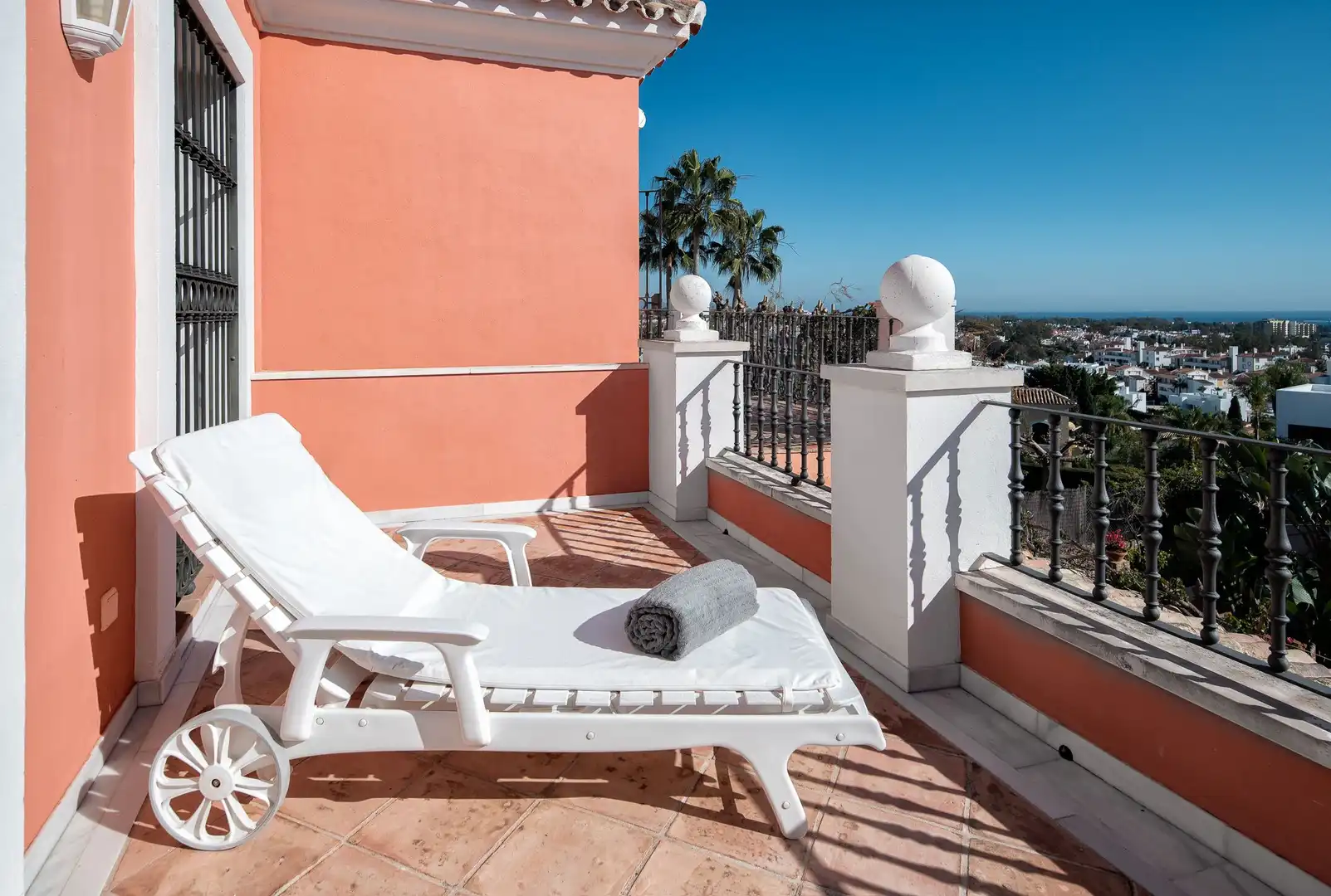 Terraza de Casa o chalet de alquiler en Estepona con Aire acondicionado, Jardín privado y Terraza