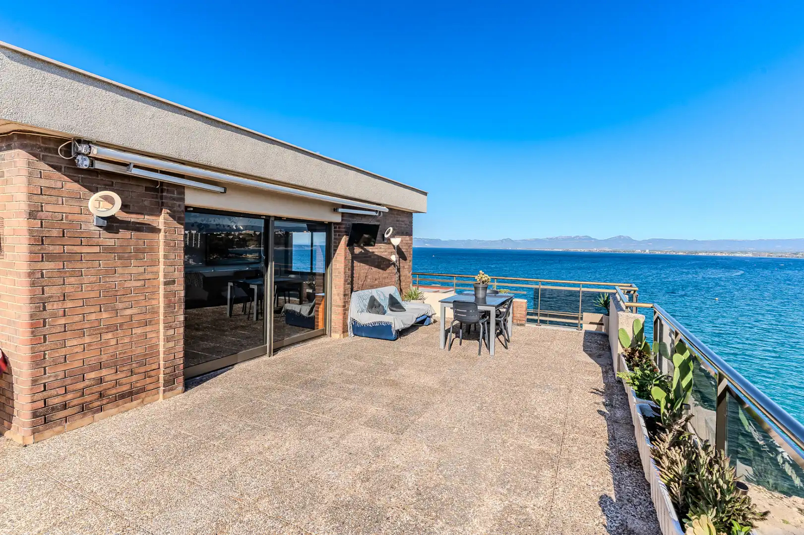Attique avec terrasse à vendre à Carrer de la Cala de la Font