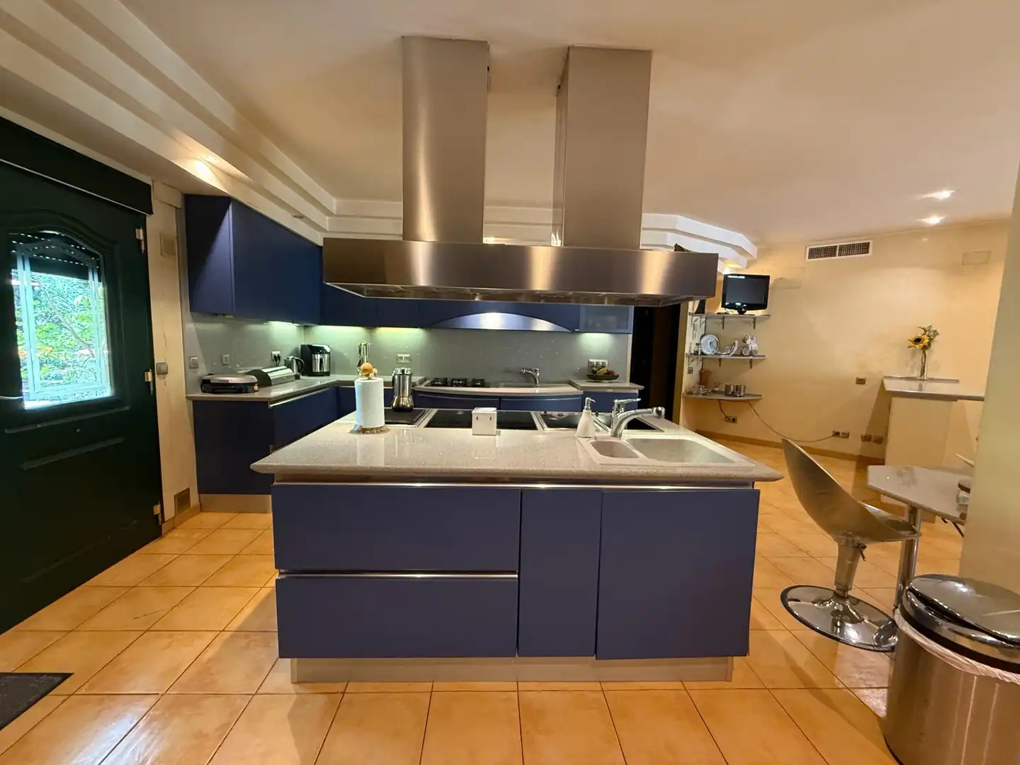 Cocina de Casa o chalet en venta en Gelves con Aire acondicionado, Jardín privado y Terraza
