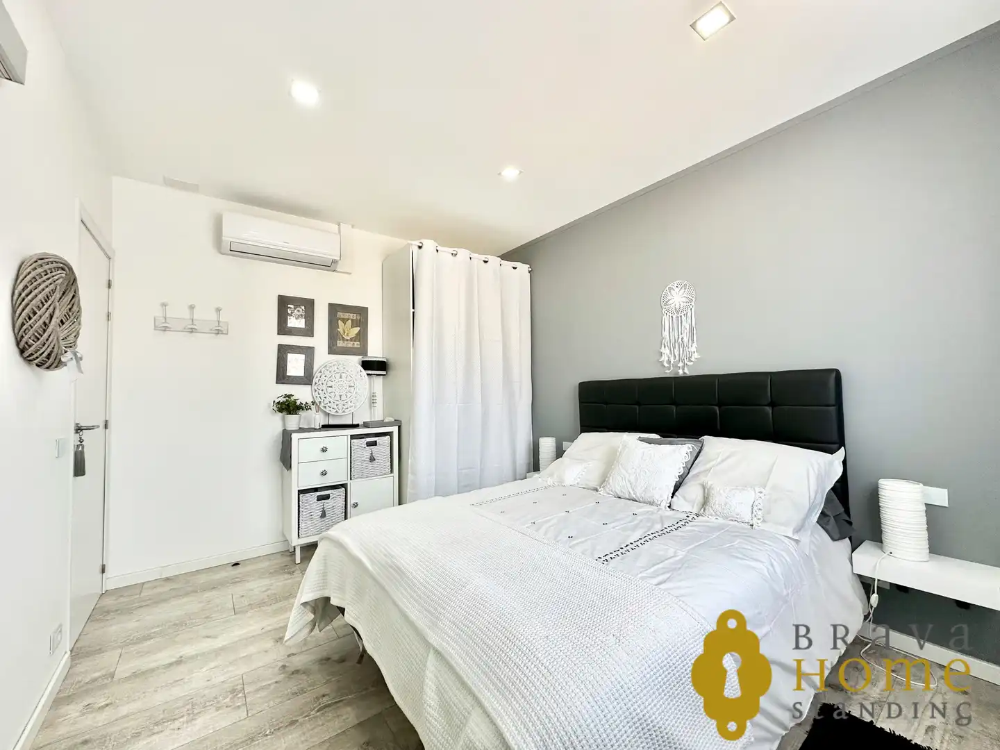 Schlafzimmer von Haus oder Chalet zum Verkauf in Empuriabrava mit Klimaanlage, Heizung und Privatgarten