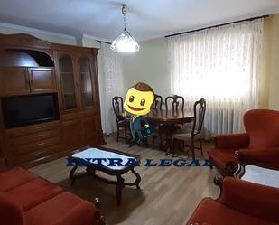 Living room of Flat to rent in Salamanca Capital  with Heating and Balcony