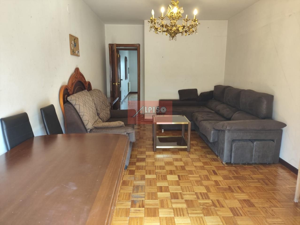 Sala d'estar de Pis de lloguer en Ourense Capital  amb Calefacció, Parquet i Moblat