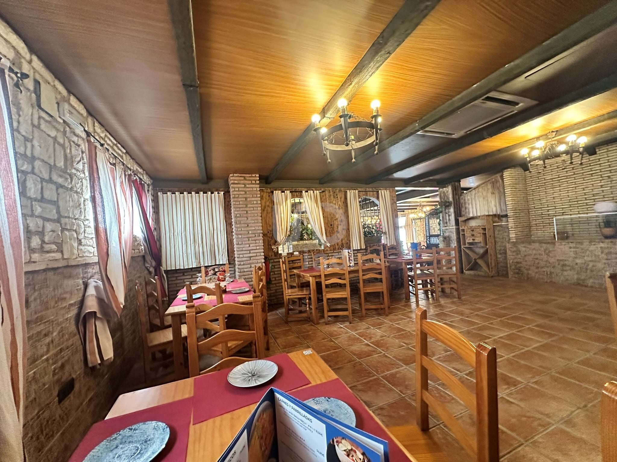 Premises to rent in El Portil
