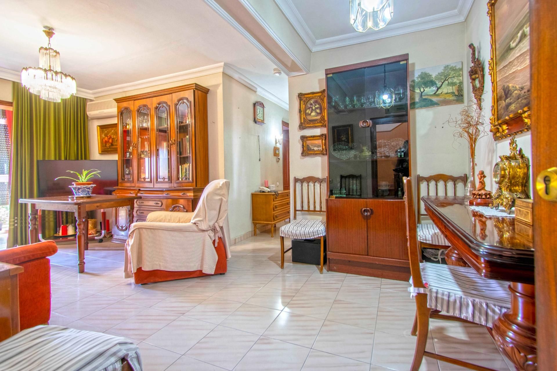 Sala d'estar de Pis en venda en  Sevilla Capital amb Aire condicionat i Terrassa
