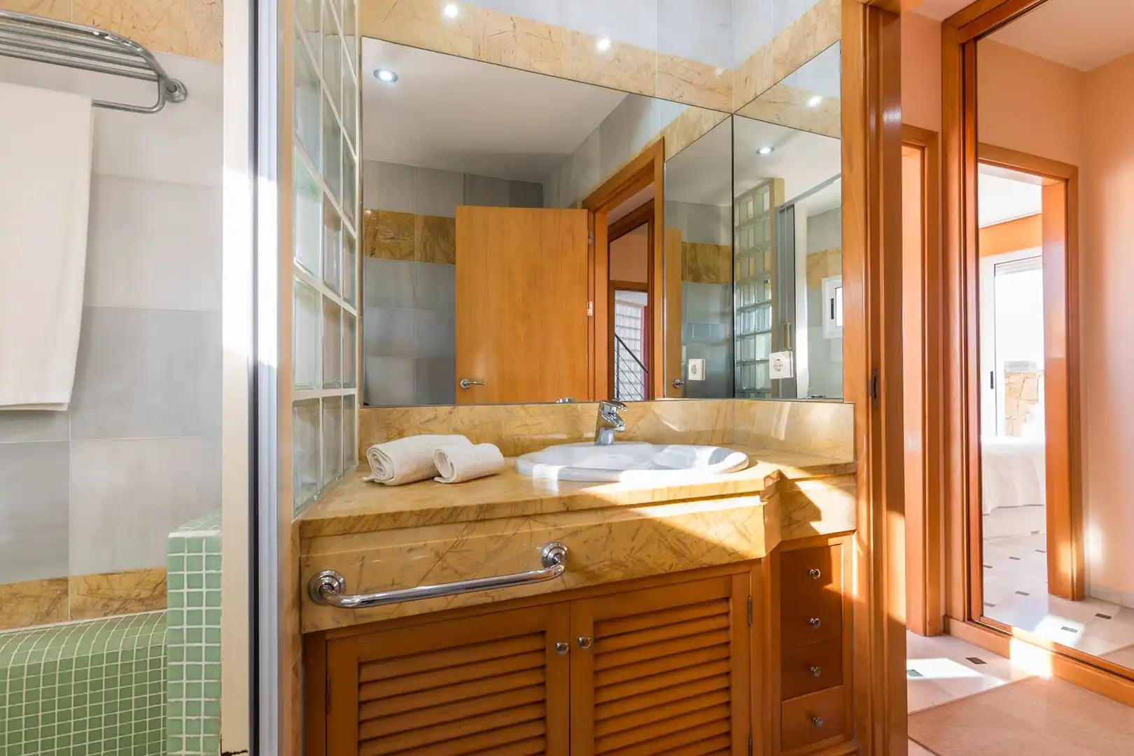 Bathroom of Houses for sale in Cartagena  with Air Conditioner, Heating and Terrace