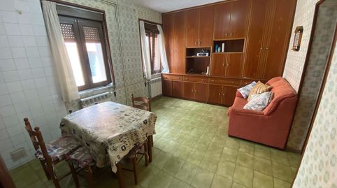 Foto 4 de Piso de alquiler en Avenida la Paz, San Martín del Rey Aurelio, Asturias