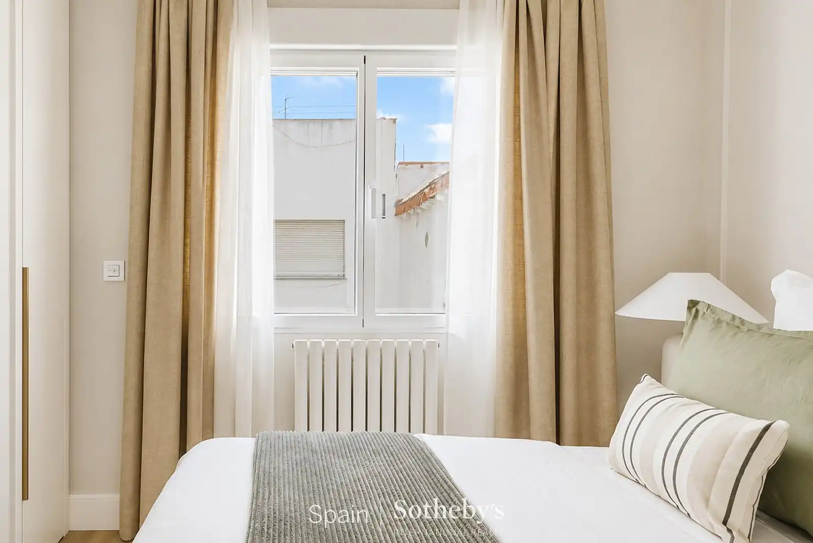 Habitación de Apartamento en venta en Madrid con Aire acondicionado, Calefacción y Terraza