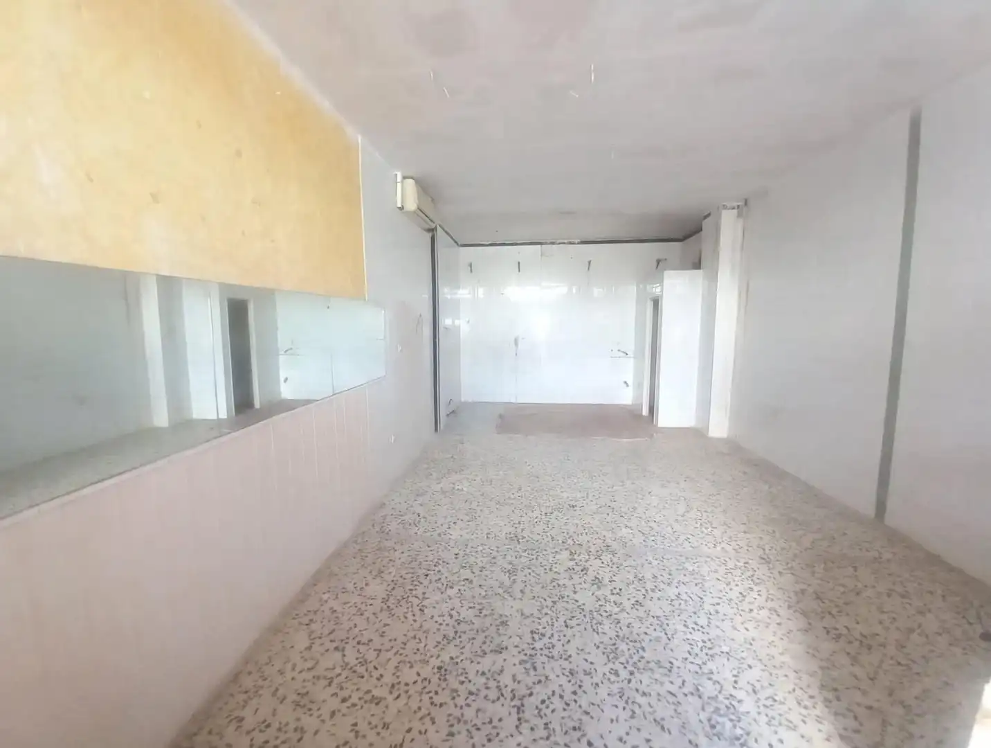 Local comercial en venta en Avenida - Divina Pastora - Plaza de Toros