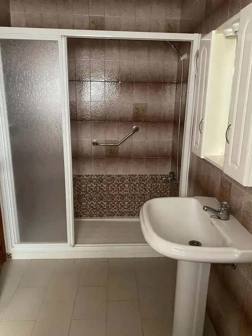 Baño de Piso en venta en Priego de Córdoba con Aire acondicionado y Balcón