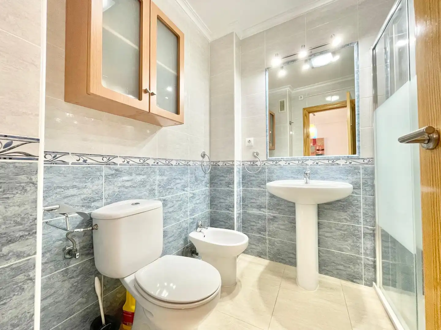 Bany de Apartament de lloguer en Los Alcázares amb Aire condicionat, Traster i Moblat