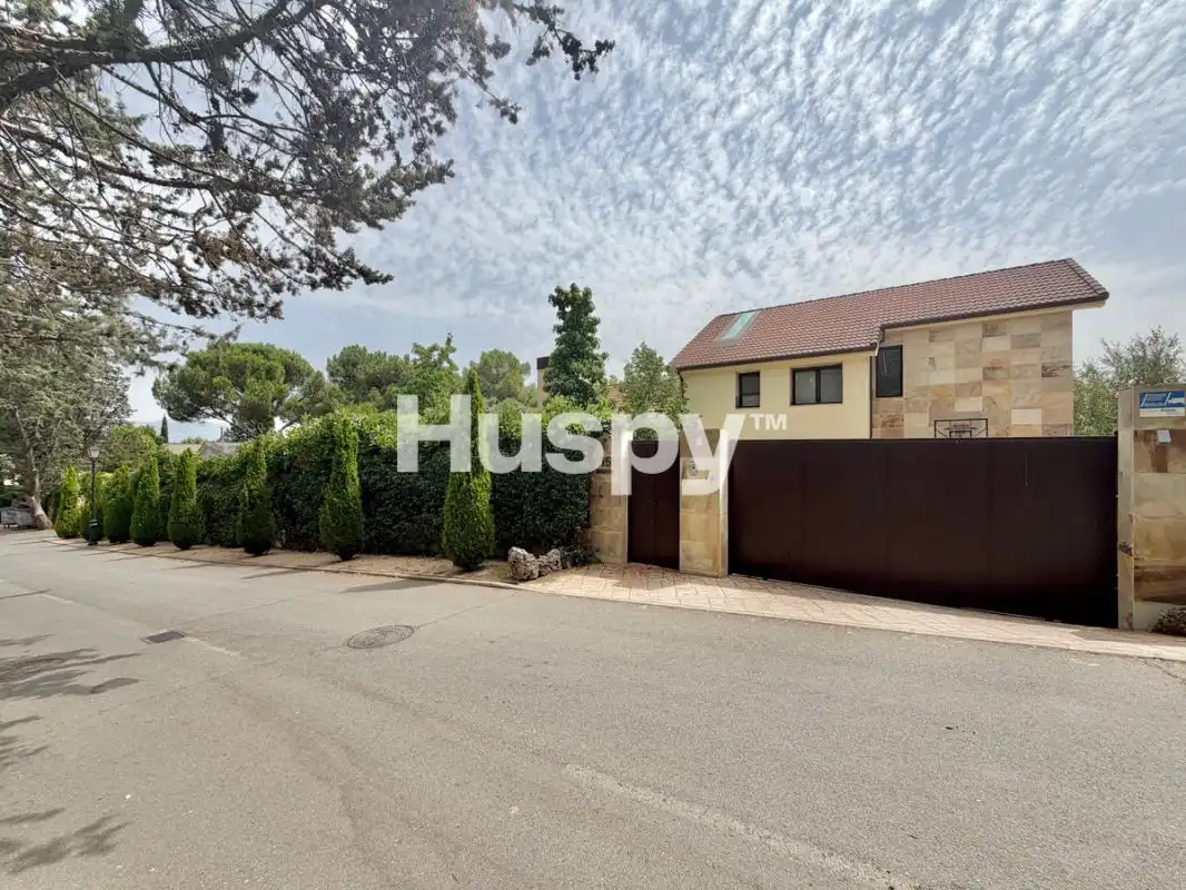 Houses for sale in Puerto de Galapagar - Las Cuestas