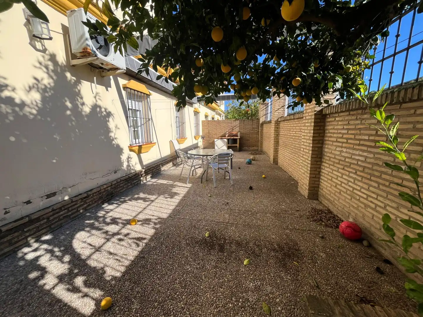 Jardí de Casa adosada en venda en Huévar del Aljarafe amb Terrassa i Balcó