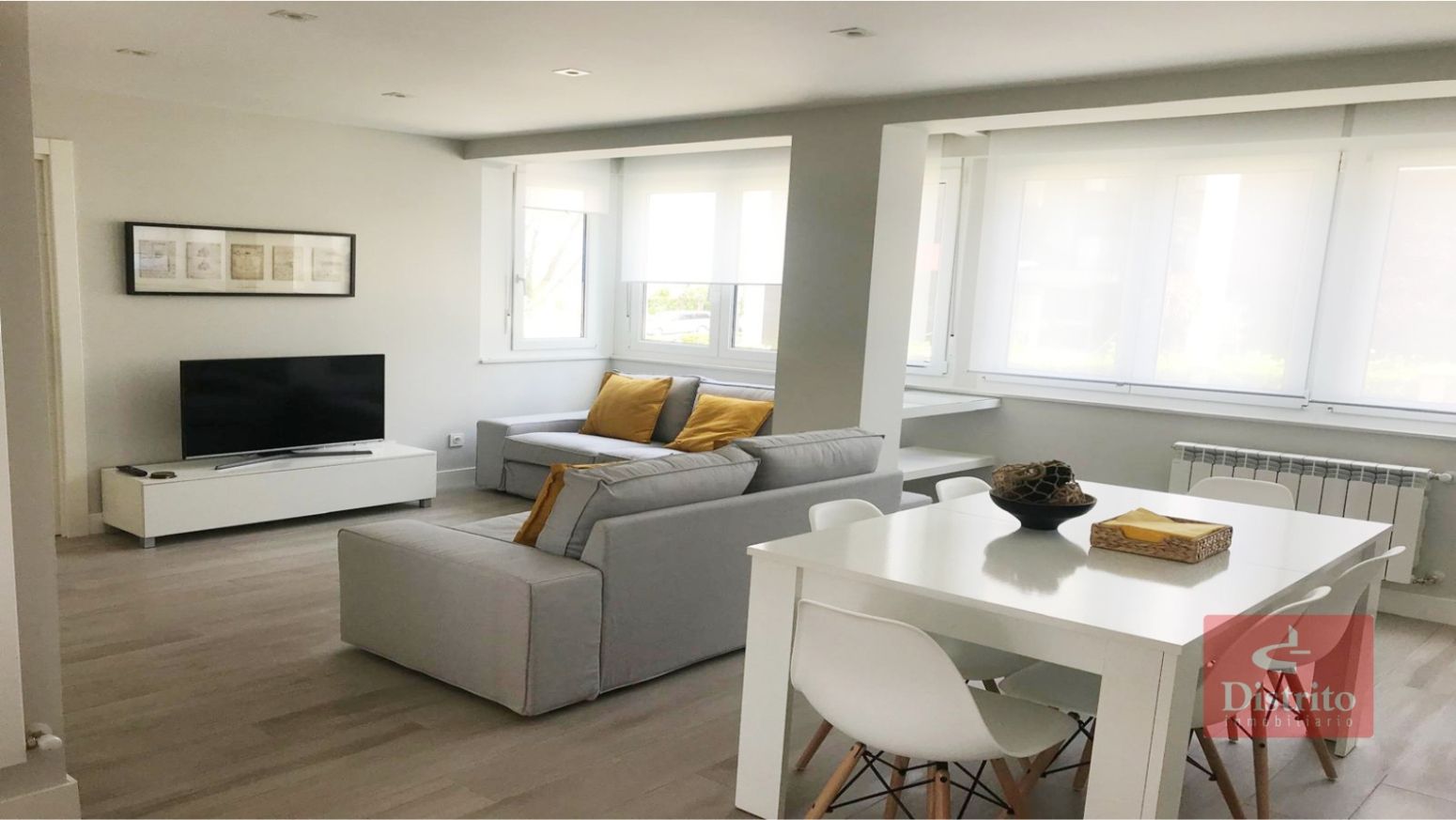 Living room of Flat for sale in Santander  with Heating and Furnished