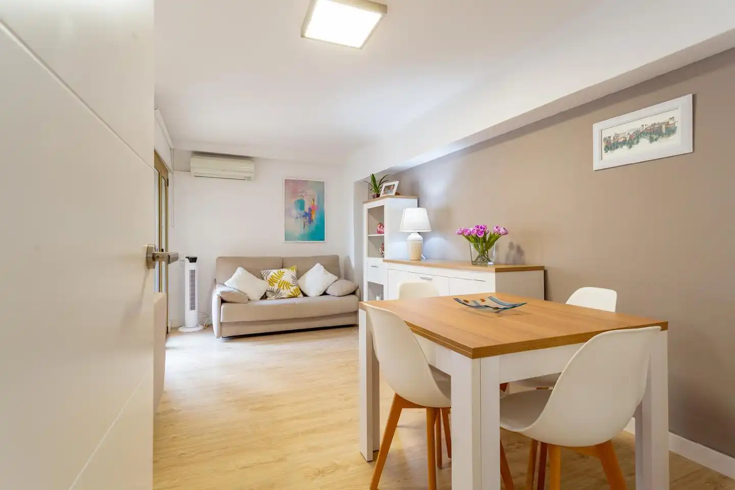Living room of Flat for rent in Bilbao   with Air Conditioner, Terrace and Furnished