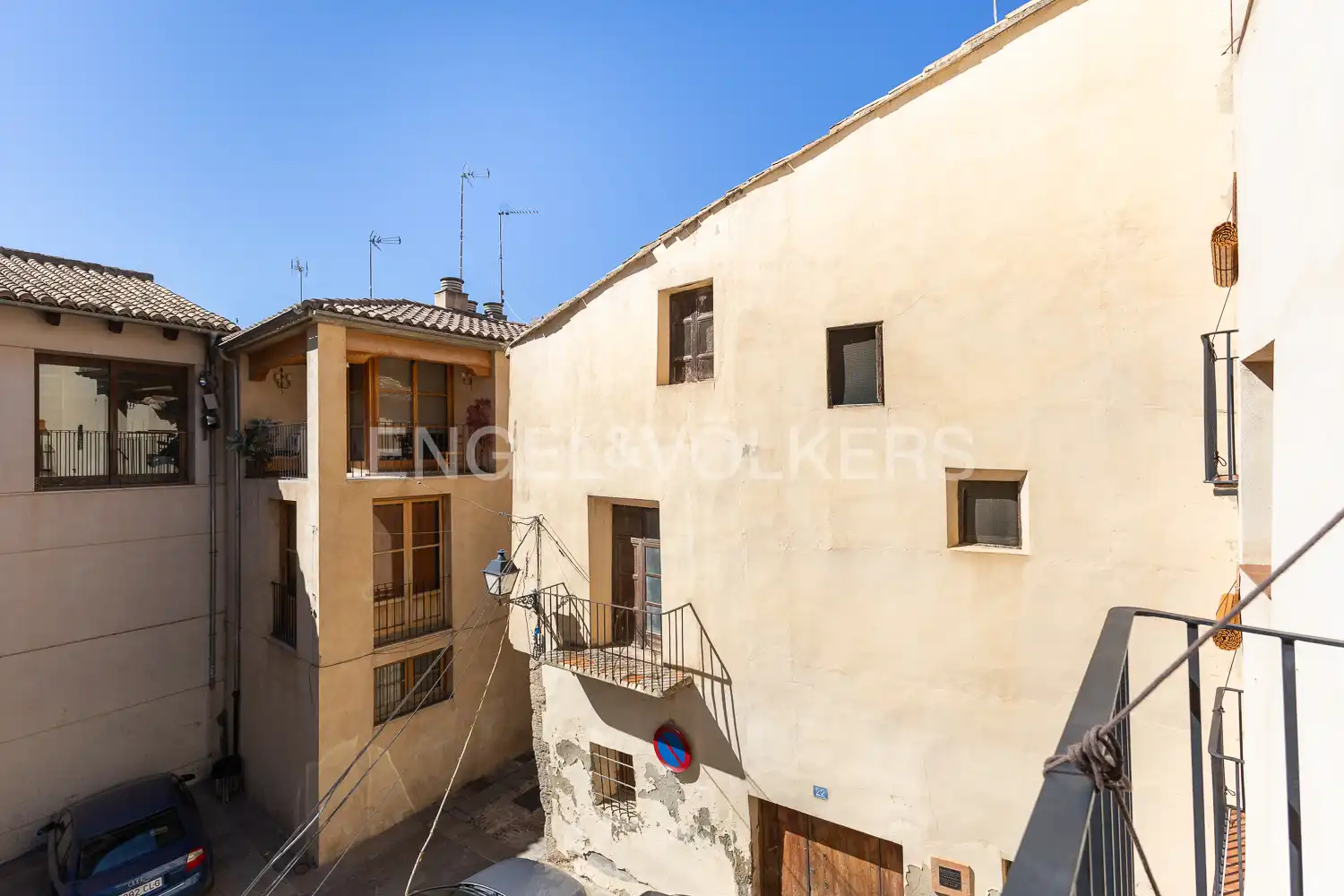 Vista exterior de Casa o xalet en venda en Requena amb Calefacció i Balcó