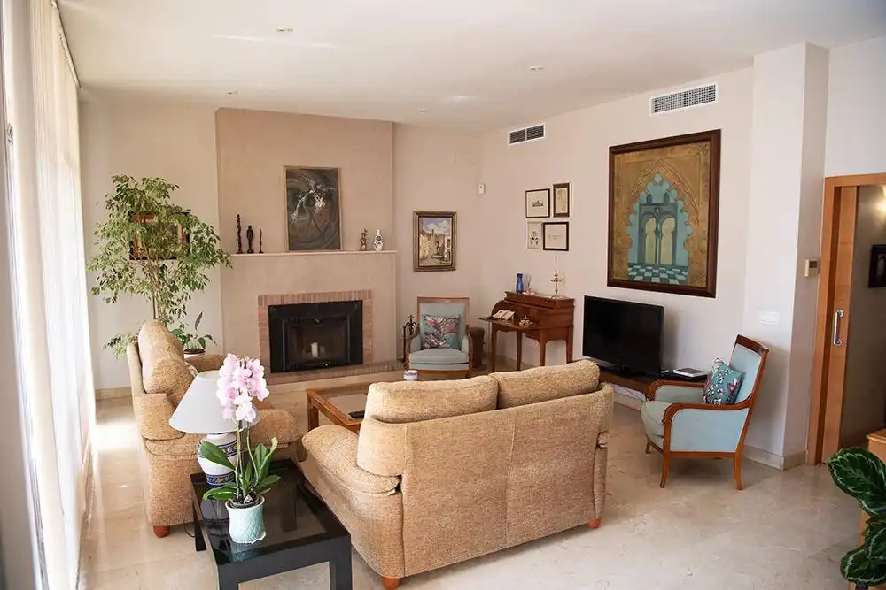 Sala de estar de Casa o chalet en venta en Bormujos con Aire acondicionado, Calefacción y Jardín privado