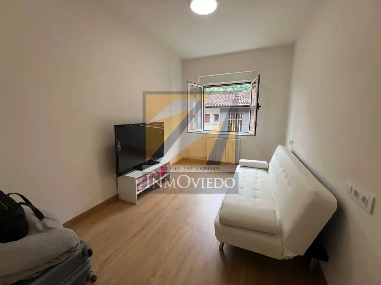 Living room of Flat for sale in Morcín  with Heating, Storage room and Furnished