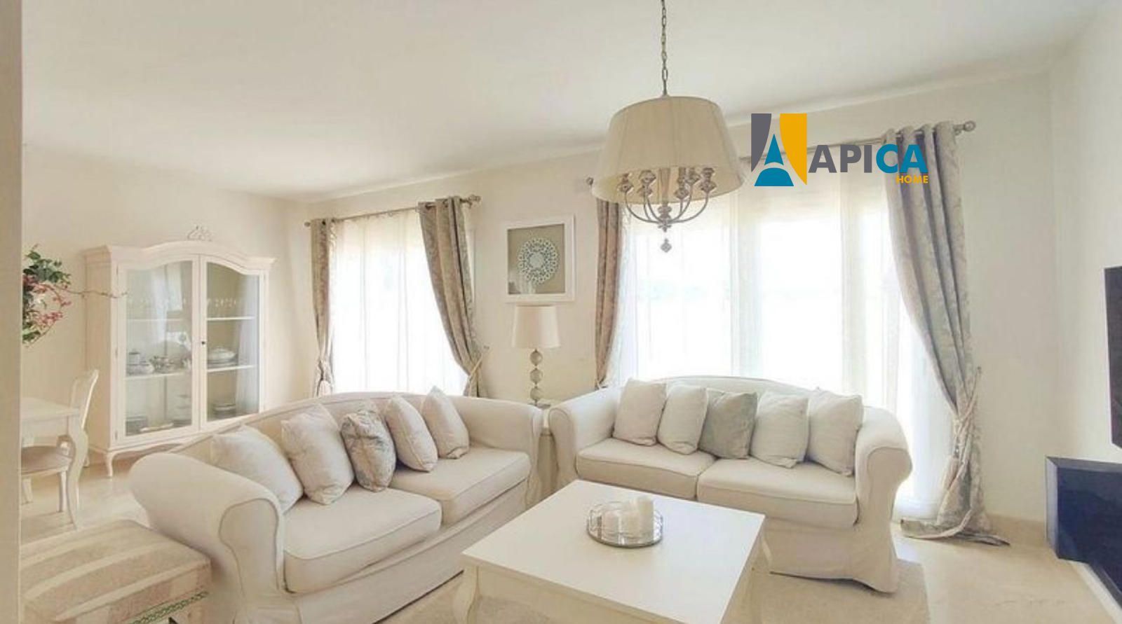 Sala d'estar de Casa o xalet en venda en Sotogrande amb Aire condicionat, Calefacció i Piscina