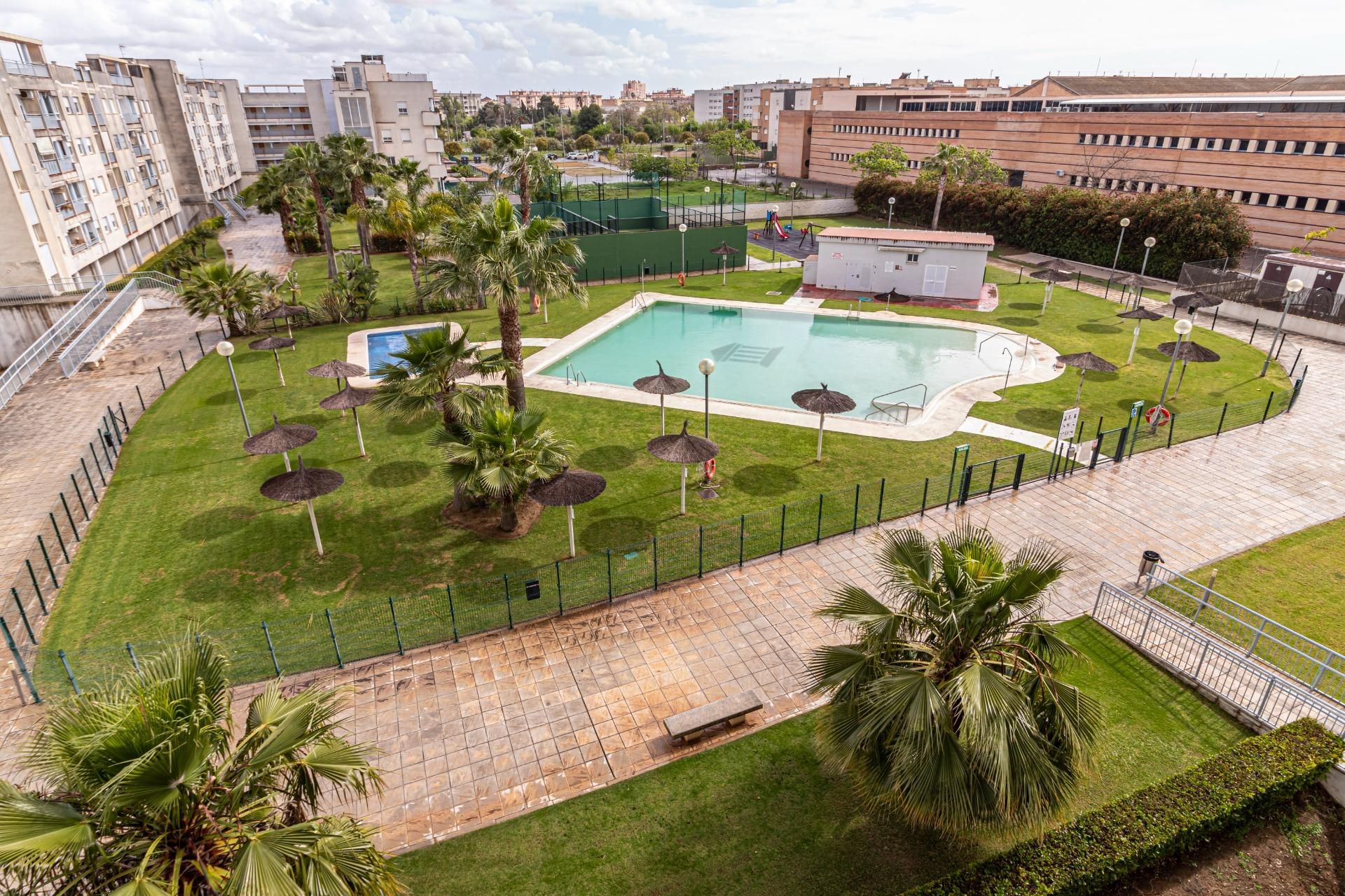 Piscina de Pis en venda en Jerez de la Frontera amb Terrassa i Piscina comunitària