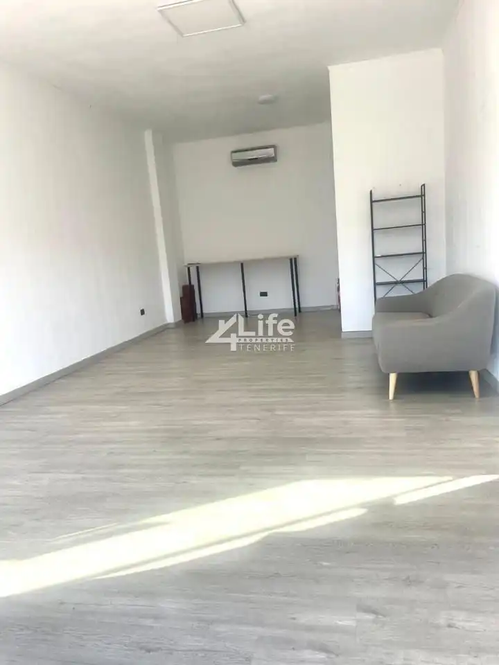 Wohnzimmer von Büro zum Verkauf in Arona mit Klimaanlage