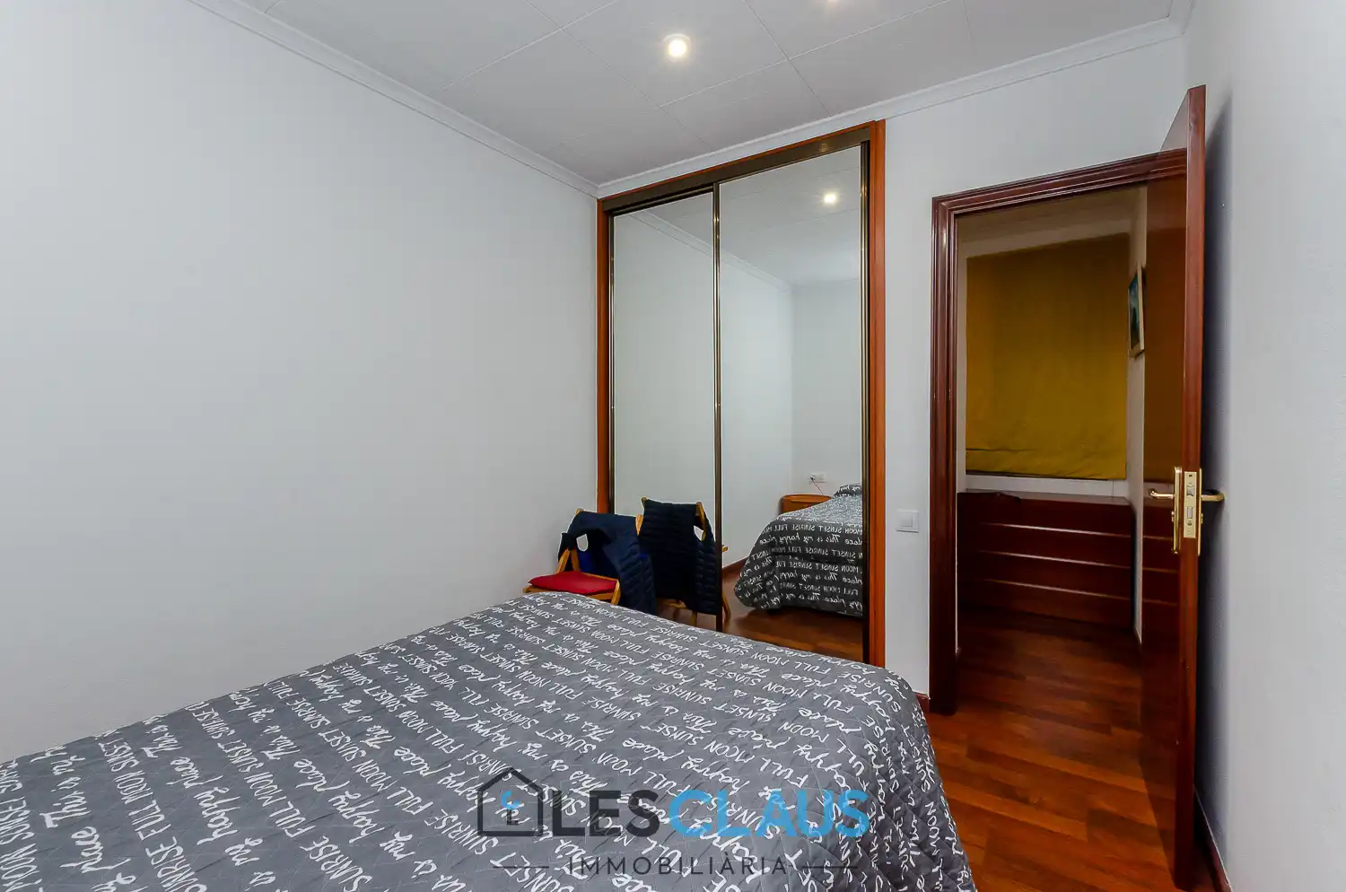 Bedroom of Flat for sale in Barcelona  with Air Conditioner and Balcony